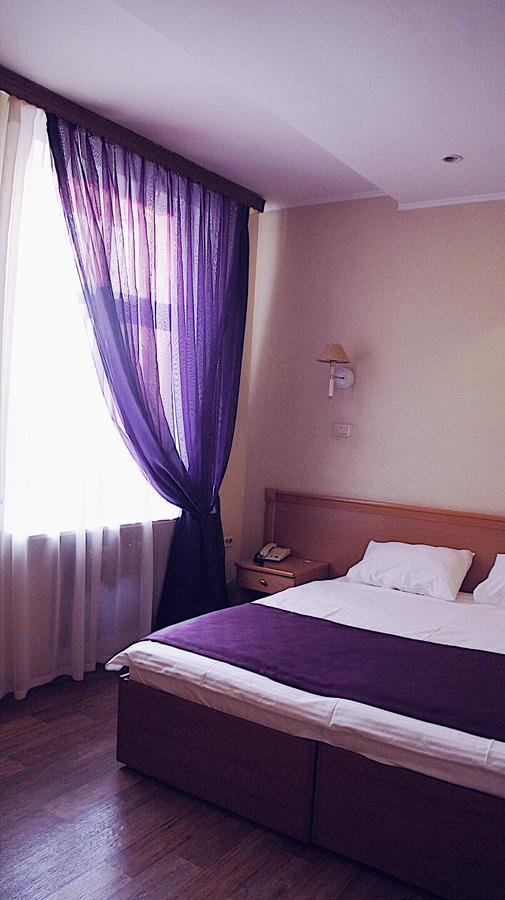 Ural Hotel Magnitogorsk Esterno foto